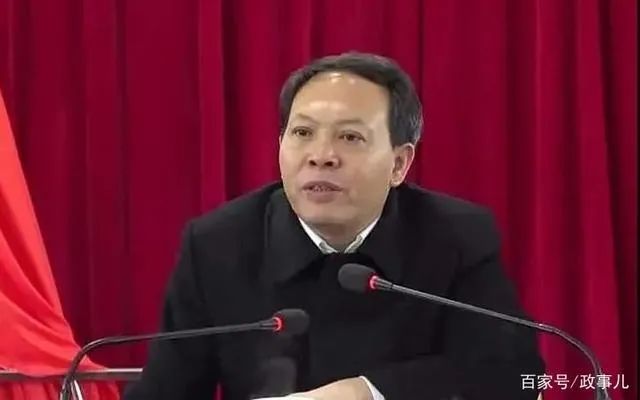 全面审视视角下的县长拟任新职，推动乡村超越圈层发展之路
