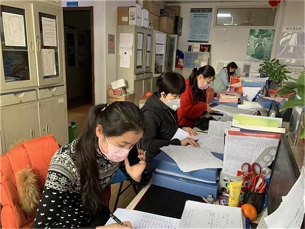 智能电梯故障应对，女子被困一天一夜揭示全新科技守护生活安全无忧