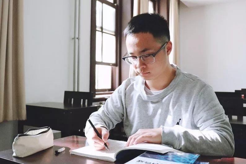 黄圣依杨子持股公司，科技前沿重塑未来生活体验的两家公司典范