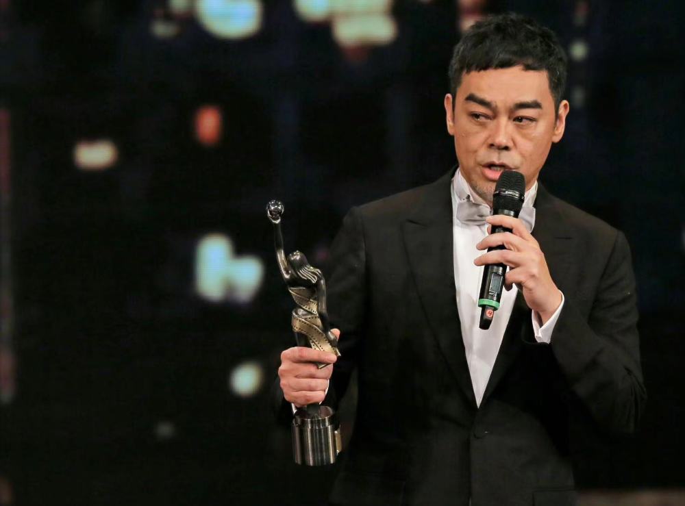 范伟荣获金鹰奖最佳男主角提名，实力与荣誉的彰显