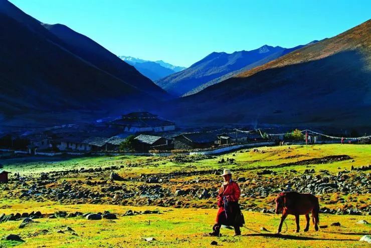 辞海最新版，自然美景的探险之旅，寻求内心平和与宁静的旅程