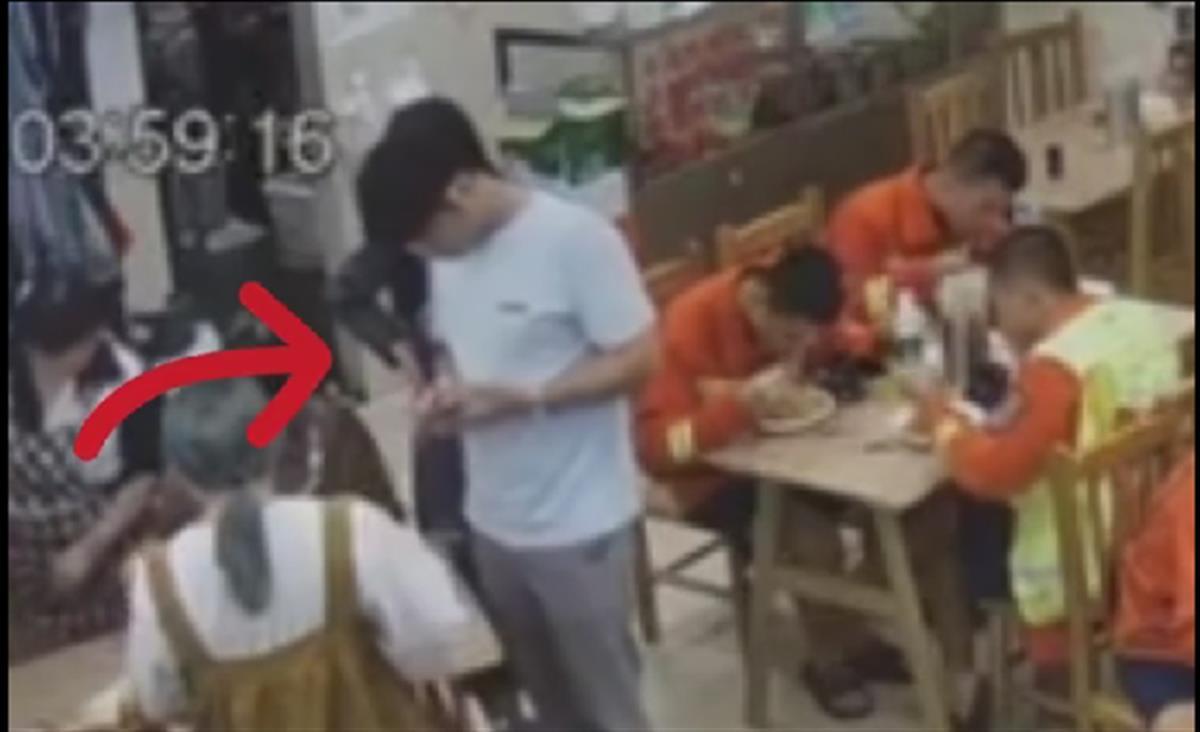 黑龙江车祸最新消息，小巷神秘小店背后的故事