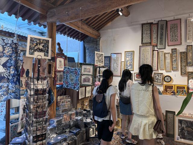 国模最新在线，小巷深处的特色小店探秘